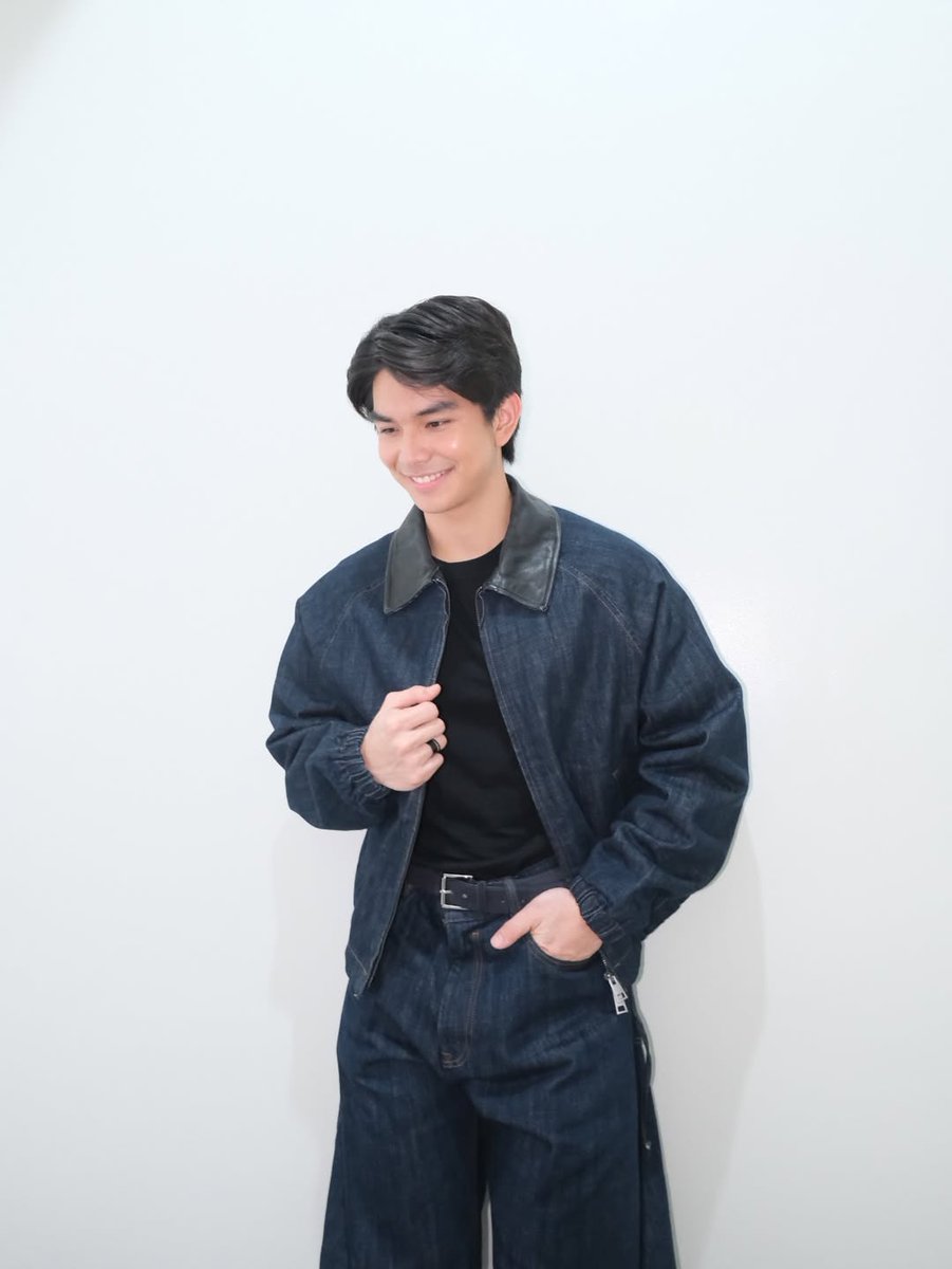 itsmecesxxxy's tweet image. Sobrang pogi ni Rave sa ganitong outfit and style plus the face card! Lakas ng dating &amp;lt;૩

engage here  instagram.com/p/DTz9ObpicFn/…

ASHRAVE THURSTICK TO ONE
#AshRave
