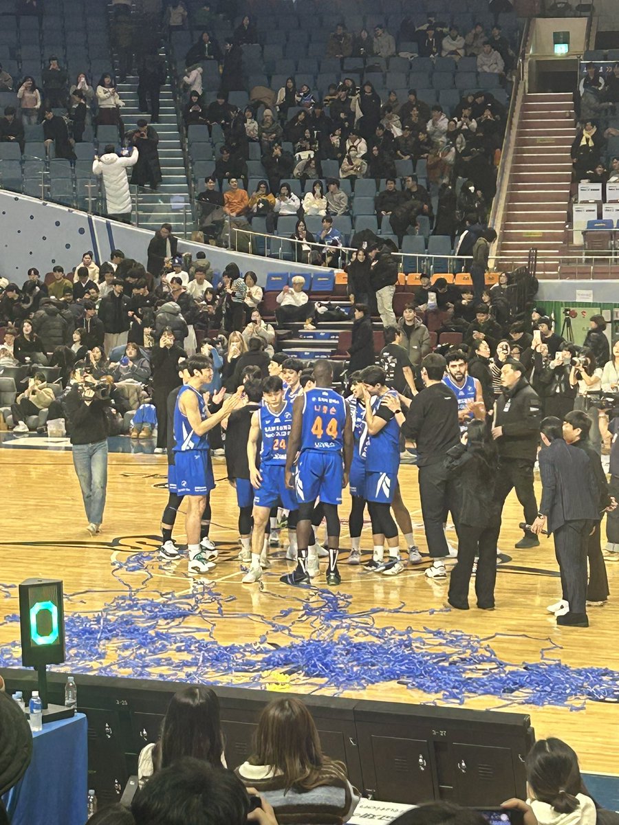 이겨내고 승리!!!!!!!! 진짜 와 너무 멋잇어서 눈물날뻔