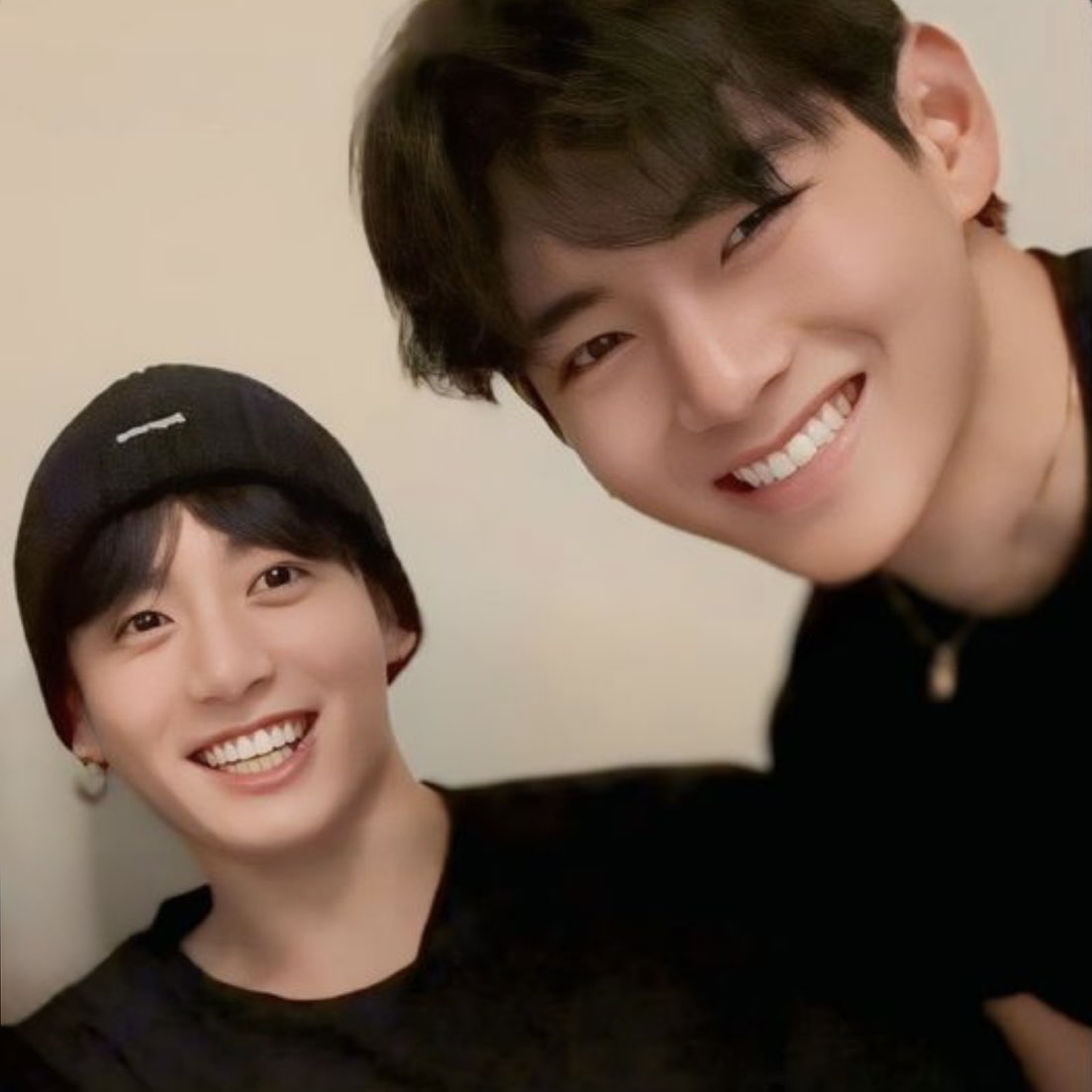 TKforeverReal's tweet photo. May they always be protected 
May they always thrive
May they always be surrounded by love
May all evil never get to them
May all people who wish them arm get what they deserve tenfold.
May they always be happy
May no arm ever get to them🙏

WE LOVE YOU TAEHYUNG 
WE LOVE YOU JUNGKOOK 
ALWAYS WITH TAEKOOK