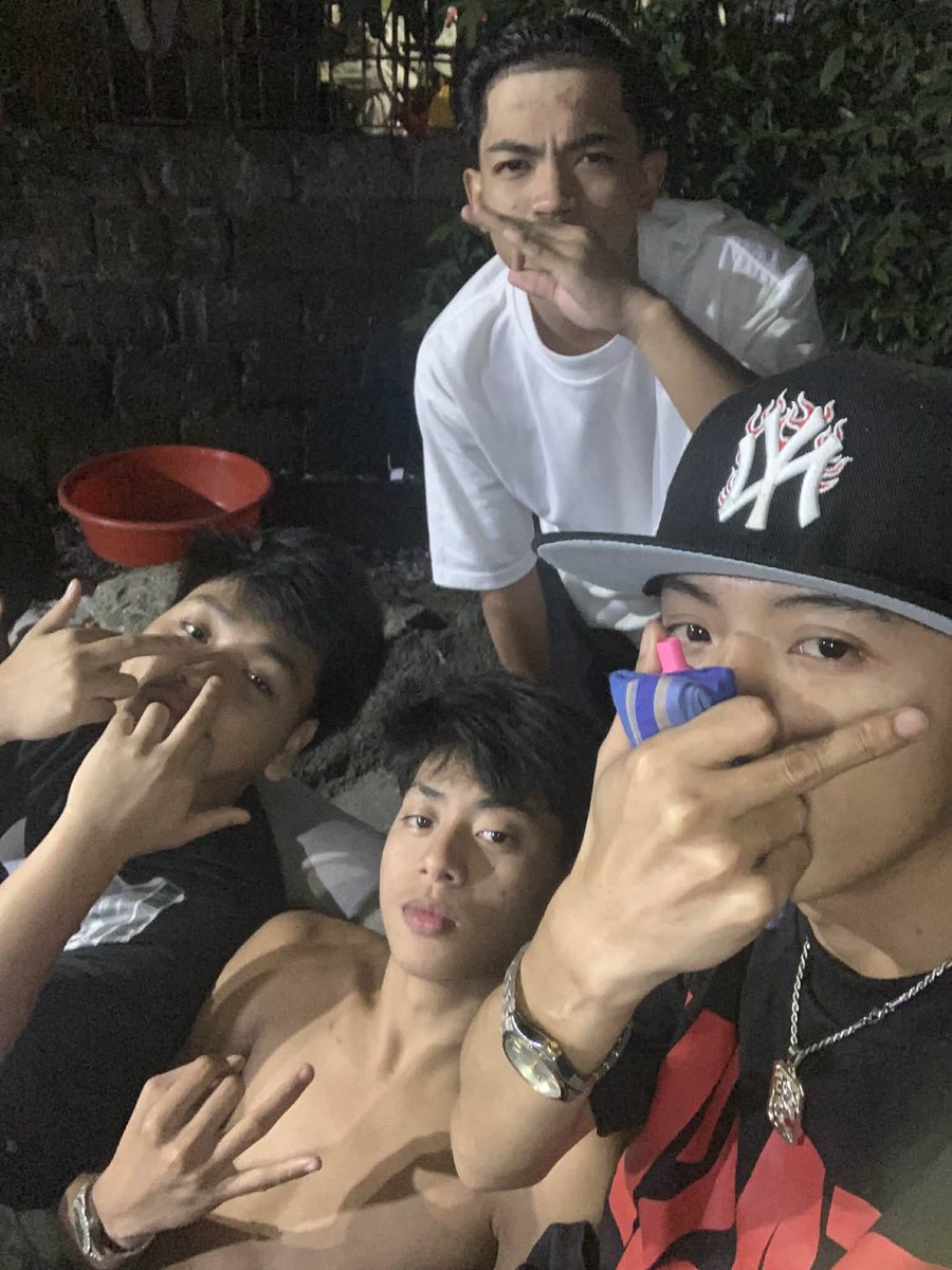 AIKOHNSLEEZZZYY's tweet photo. pahalagahan ang tunay na parang ginto✨🙌 https://t.co/lpguTHsNvH