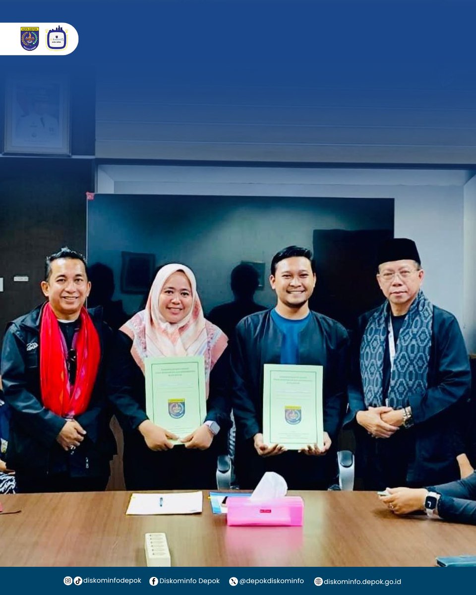 Serah Terima Jabatan Kepala Sub Bagian Keuangan dan Aset Sekretariat Dinas Komunikasi dan Informatika Kota Depok dari Ibu Herawati, S.AP kepada Ibu Versayleis, S.Sos, yang dirangkaikan dengan penyerahan SK PPPK Paruh Waktu di lingkungan Diskominfo Kota Depok.

<a href="/pemerintahdepok/">Pemerintah Kota Depok</a>