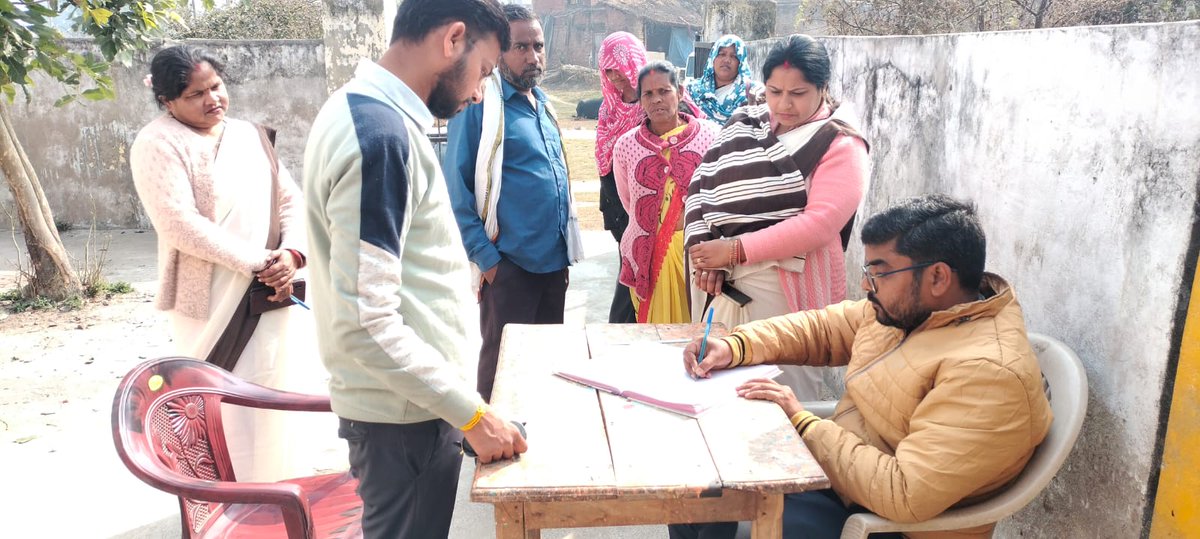 आज टीबी यूनिट-बिछिया के आयुष्मान आरोग्य मंदिर-मऊ सुल्तानपुर में शिविर आयोजित कर टीबी मुक्त भारत अभियान के अंतर्गत 67  उच्च जोखिम समूह के व्यक्तियों की भारत सरकार से प्राप्त HHX के माध्यम से X-RAY जांच की गयी। 
"टीबी हारेगा, देश जीतेगा"