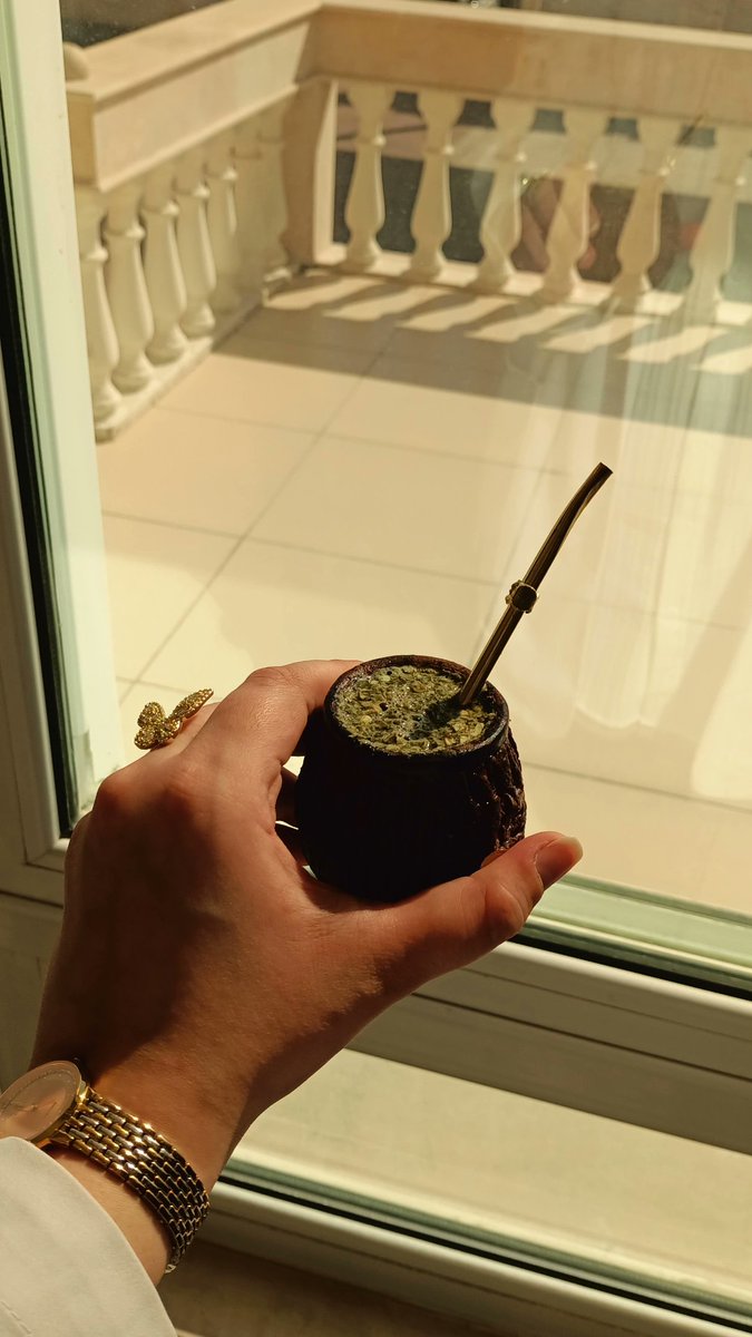 سُلا. tweet media