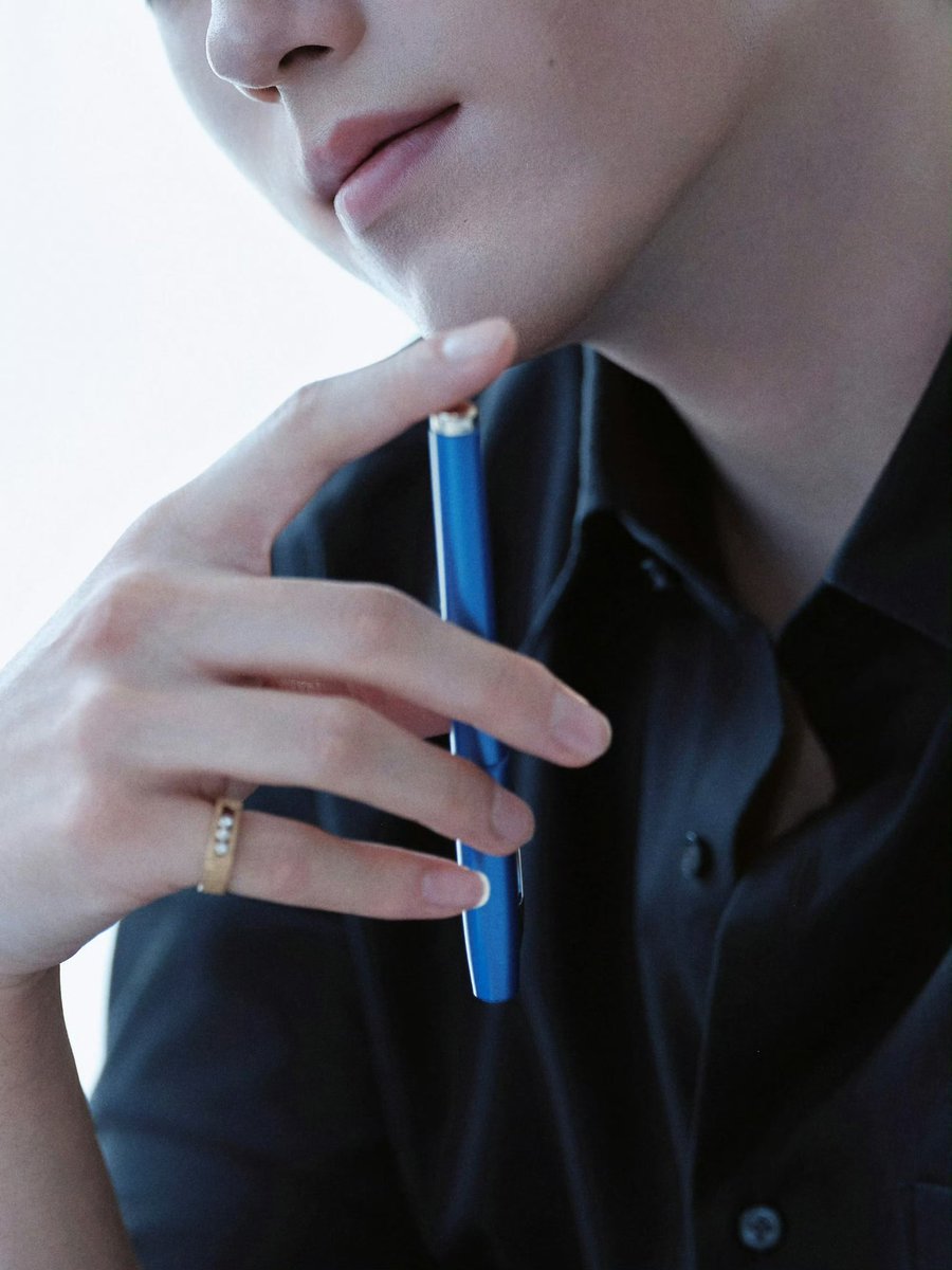 OneDaySS_'s tweet image. เนี้ยะ แล้วใครจะต้านเสน่ห์อาเธอร์เฉินเขาได้คะ! หล่อดูดีไปหมดทุกอณู กร้าวใจ สุขภาพดียันเล็บมือ โฮรรร เกินไปมากจริงๆอ่า 😭😭