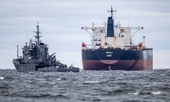 joni_askola's tweet image. You want peace? Break the Russian war machine:

- Seize the shadow fleet immediately. Cut the funding.
- Flood Ukraine with resources to scale up the production of long-range drones and missiles. 

Destroy Russia’s economy!