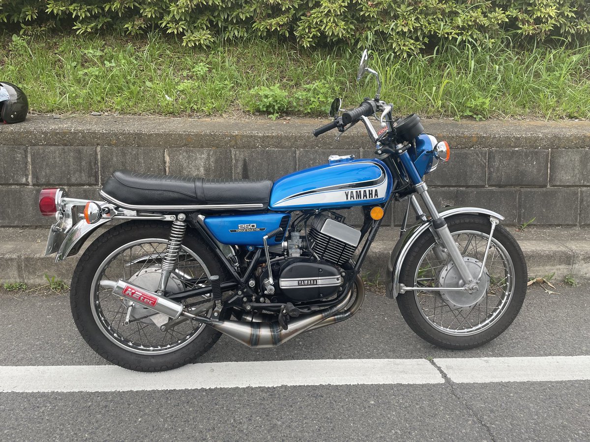 yuuki8595's tweet photo. RD250知り合いが売りたいそうです。バイク屋さんでエンジン直したばかり
100万円興味ある方是非！ https://t.co/SlFRFY2XCA