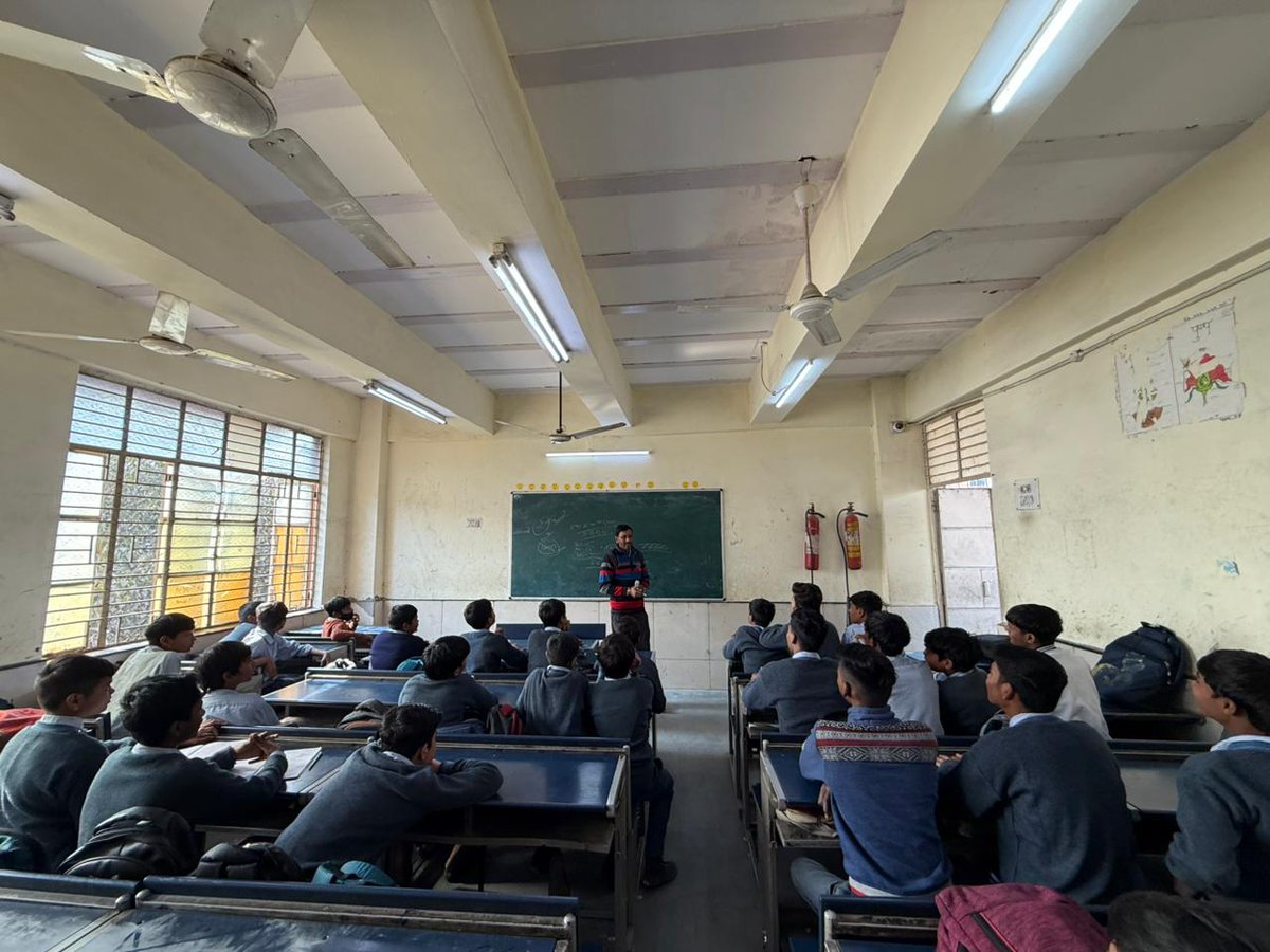 GovtColony's tweet photo. *Vidyanjali Activity for month of JAN 2026*
Name of Activity: Mentoring Career Counselling session for class 8th and 9th.
Name of Volunteer: Sh. Arun (GICE Foundation)
@vidyanjali_edu
@VidyanjaliDelhi 
@EduMinOfIndia 
@Dir_Education https://t.co/FePOezQ3La