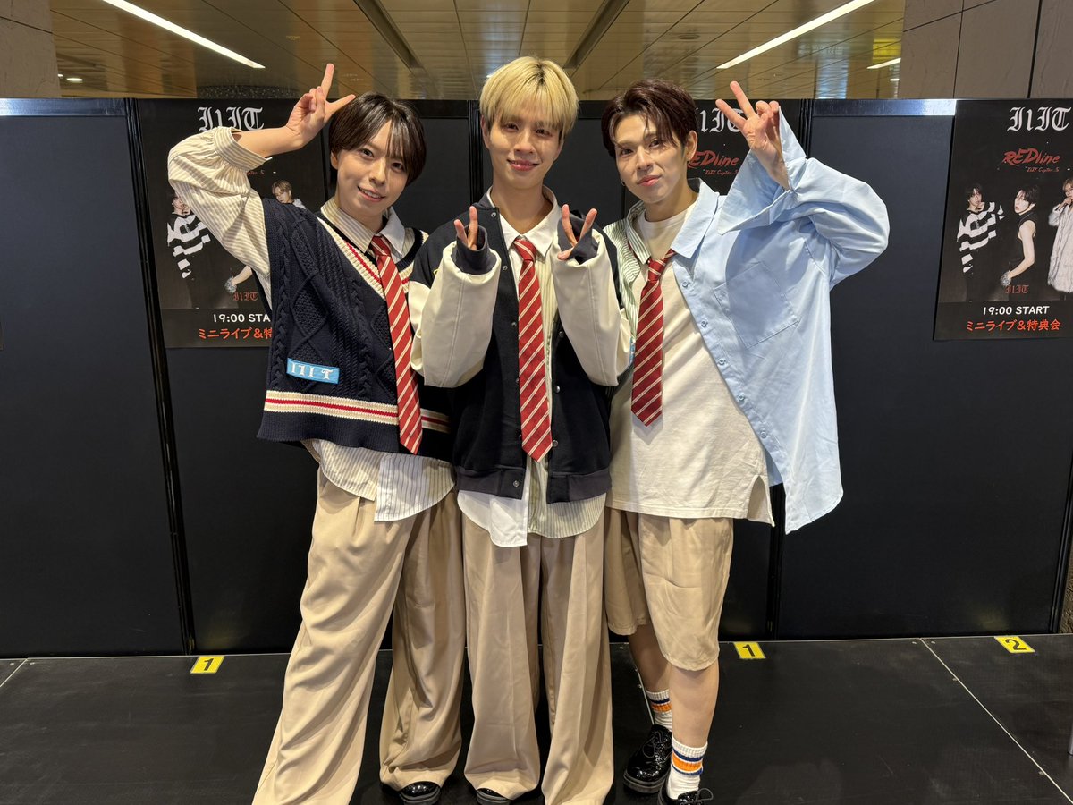 siosite_event's tweet photo. 【開催御礼】
#l1lT
本日『#RED_line』リリースイベントDay2開催しました٩(๑>∀<๑)۶°・*:.。.☆
パワフルに、時にしっとりと歌い上げる最高👍のステージに魅了されちゃいました❤️
寒い中、2日間のご来場ありがとうございました!
はいチーズΣp📷ω・´)
また来てね(*´艸`)
#汐留シオサイト地下歩道 https://t.co/XKprQ16XSk