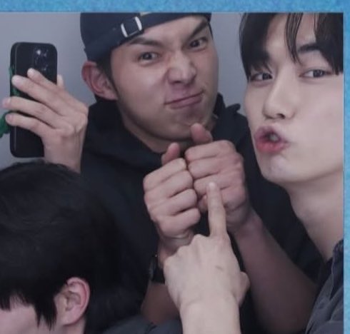 9uuni's tweet image. 너네들은 승용처럼 ㄱㅊ게생겼는데 웃기기까지 한 놈 만나라