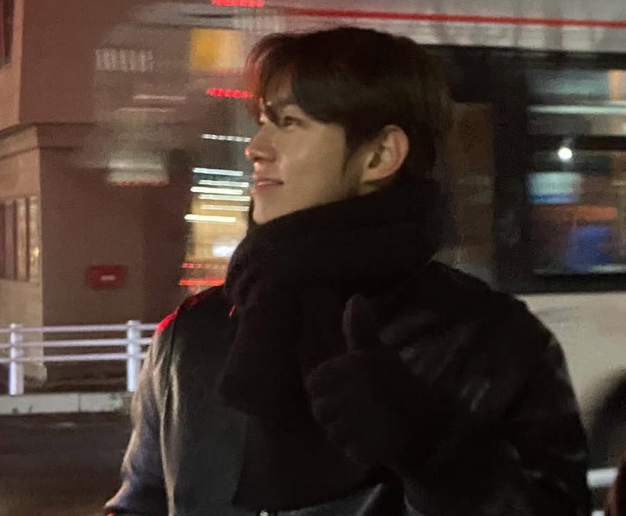 9uuni's tweet image. 너네들은 승용처럼 ㄱㅊ게생겼는데 웃기기까지 한 놈 만나라