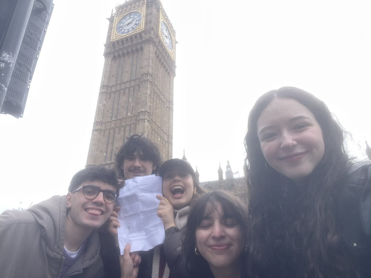albaseijas_'s tweet photo. llevando electro a londres!!! https://t.co/lui2TpwOWy
