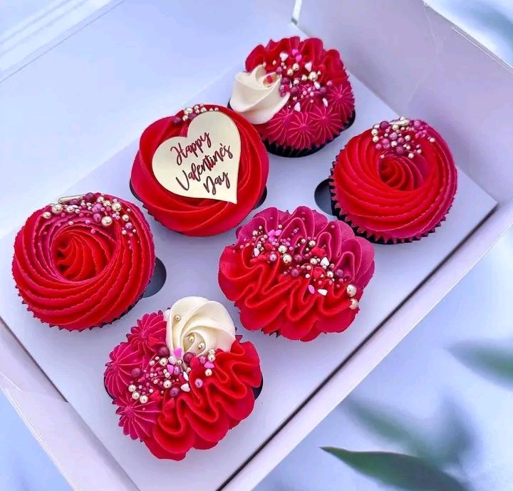 ExploreDebbie | Cakes • Chops • Gifts • Food Tray tweet media