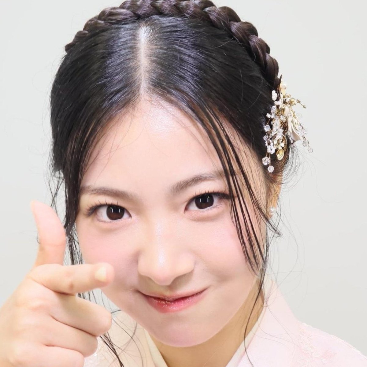 Aran updates tweet media