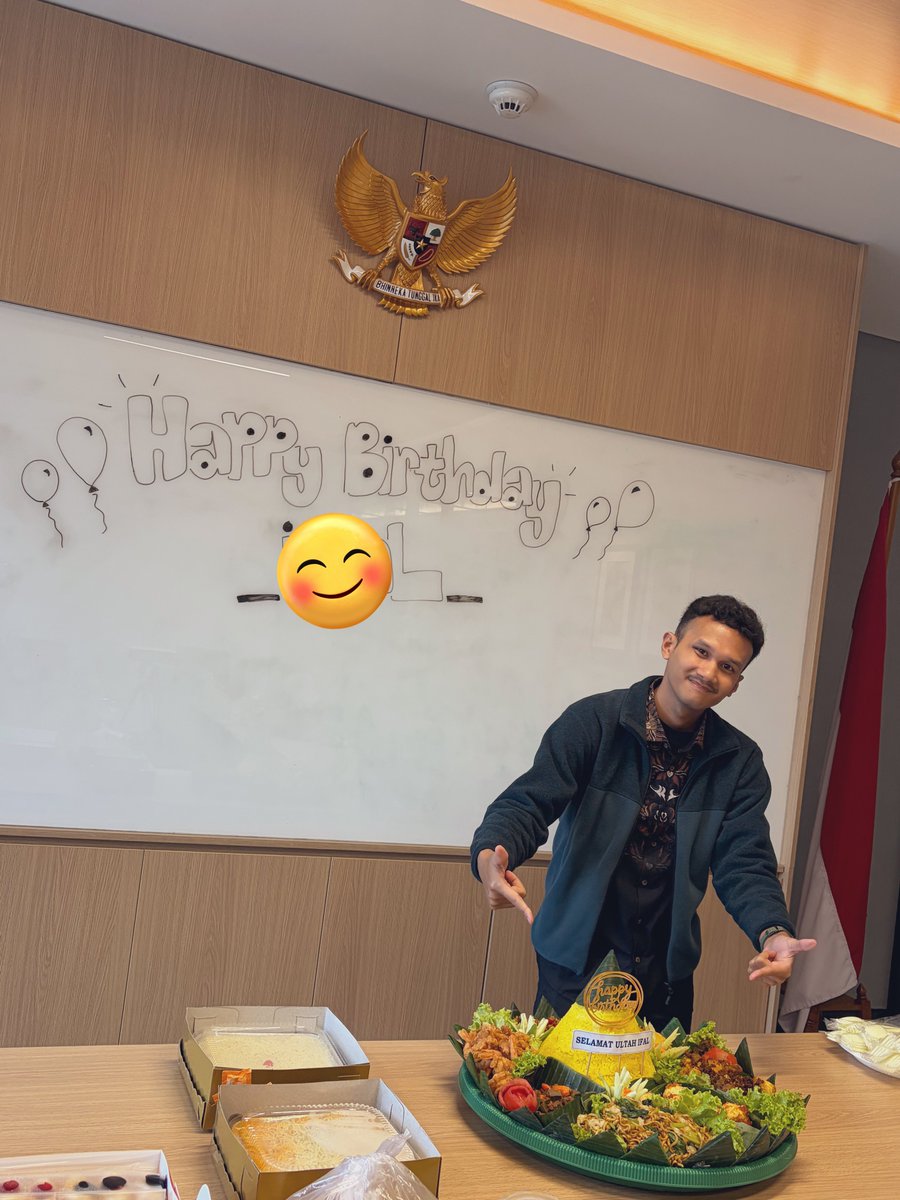 smilyfromnowon's tweet photo. bentar lagi kepala 3 ya tuhan https://t.co/b5pkutEegQ