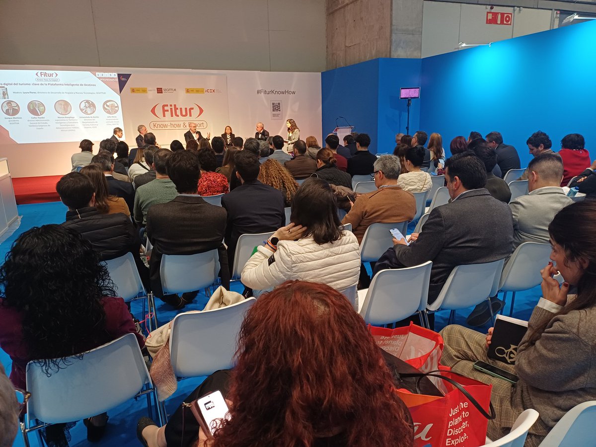 SEGITTUR's tweet photo. #FiturKnowHow|En sesión sobre 'Cerebro digital del turismo: claves Plataforma Inteligente de Destinos' se destaca cómo la PID va a convertirse en una herramienta estratégica para gestión y transformación digital de los destinos turísticos gracias a colaboración público-privada🔝 https://t.co/htEKCuUWBH