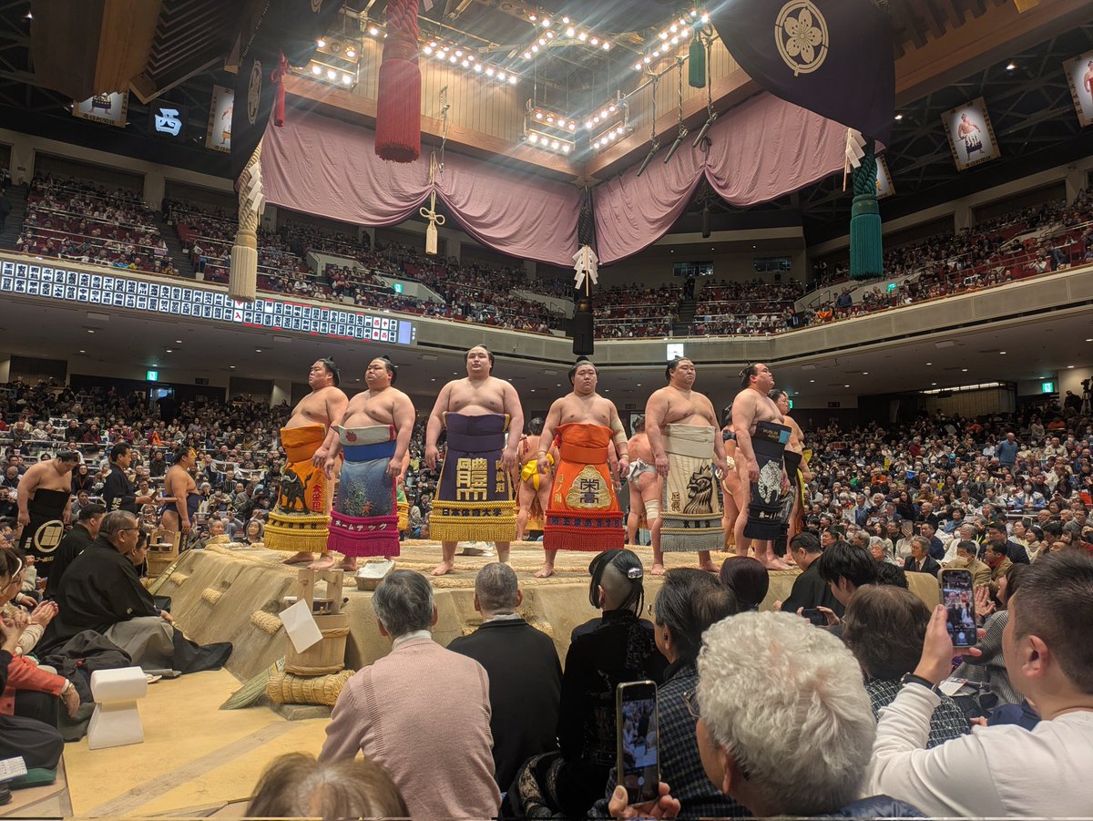 HisatoPrintai's tweet photo. 久々の相撲観戦(火曜日)
#大相撲
#初場所 https://t.co/L48pbcYqvl
