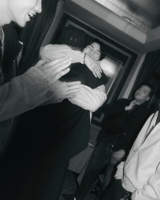 Pop7base's tweet image. GOT7’s Bambam and Jackson Wang together in Paris.