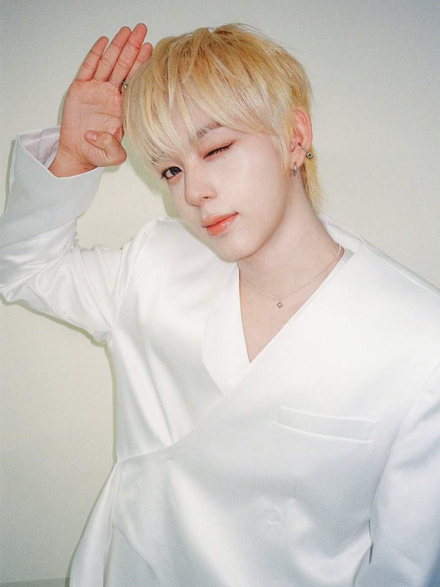 으즈빵 tweet media
