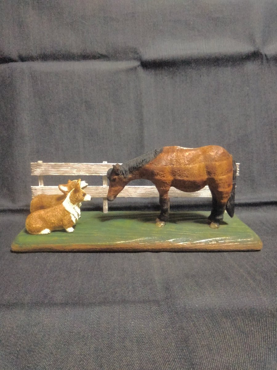 これにて終了～🔨 ⁡⁡ ⁡#コーギー #コーギー犬 #木彫りのコーギー