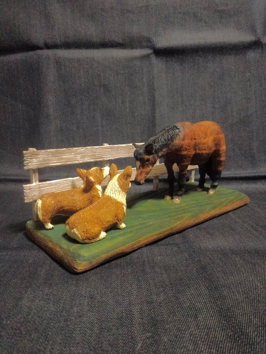 これにて終了～🔨 ⁡⁡ ⁡#コーギー #コーギー犬 #木彫りのコーギー