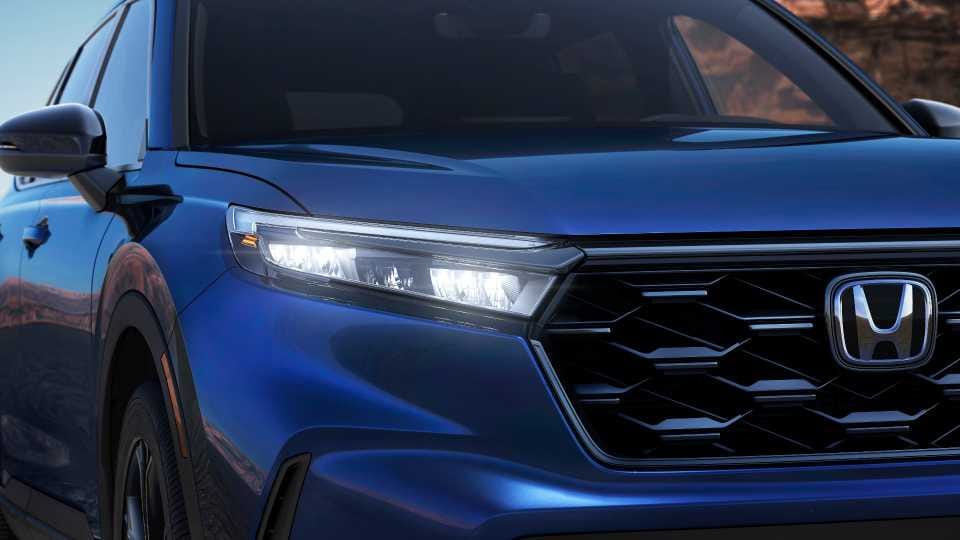 SportMotorMag's tweet image. 💰🚗 هوندا تضع الأسعار المعقولة أولوية قصوى
زيادة إنتاج الفئات الأساسية الأرخص
ودعم أكبر للسيارات المستعملة المعتمدة
لتلبية ضغوط السوق والمستهلكين

#Honda #Cars #Affordable #AutoNews #سبور_موتور