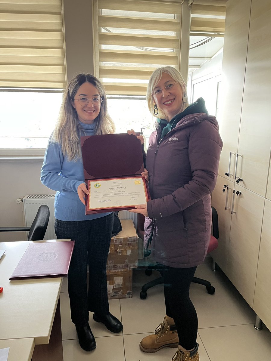 IU_FBE's tweet photo. Bu hafta diplomasını teslim ettiğimiz mezunlarımızı tebrik eder, başarılarının devamını dileriz. https://t.co/lVojOimtkX