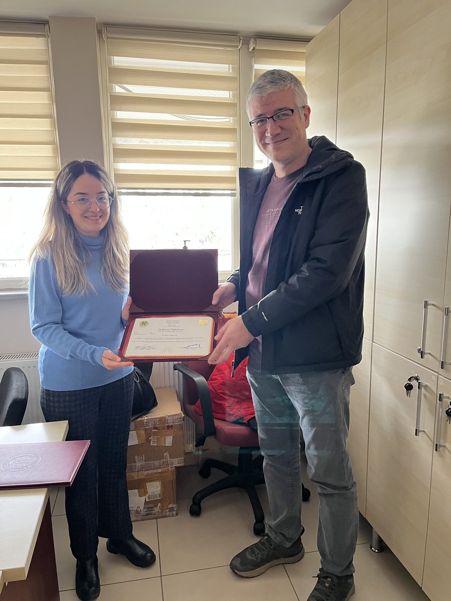 IU_FBE's tweet photo. Bu hafta diplomasını teslim ettiğimiz mezunlarımızı tebrik eder, başarılarının devamını dileriz. https://t.co/lVojOimtkX