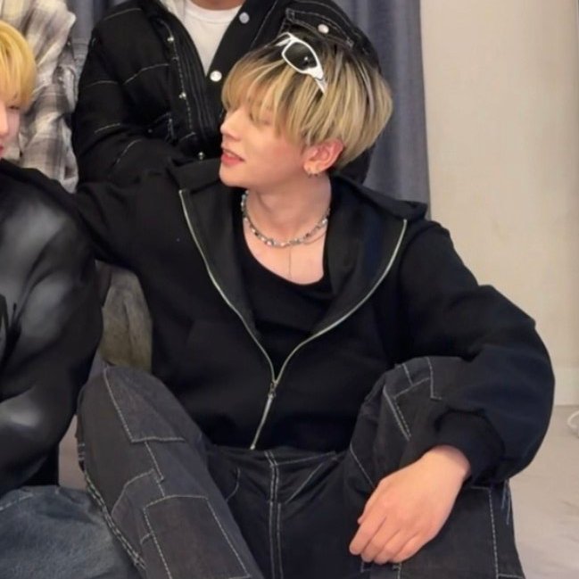 kimgyurubing's tweet image. can yichen fight?