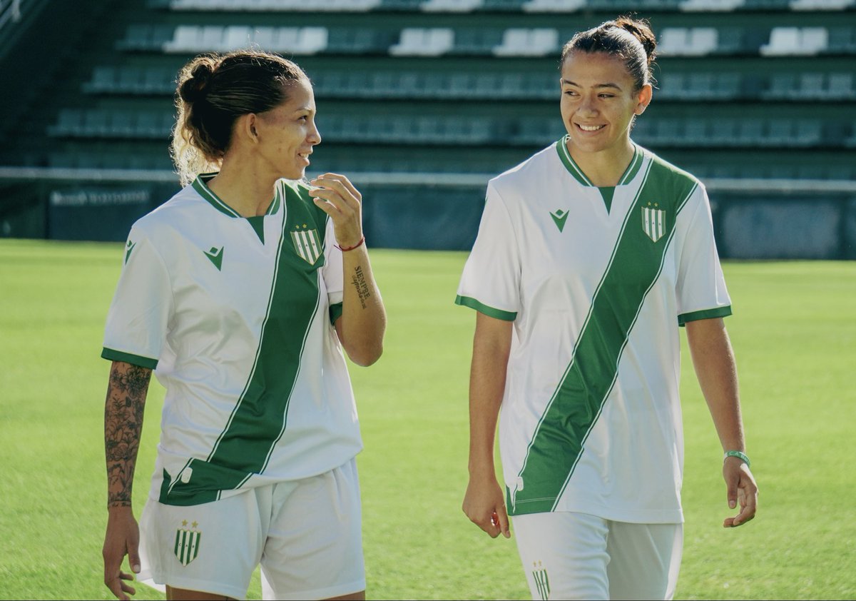 CAB_oficial's tweet image. #Banfield presentó sus nuevas camisetas para la Temporada 2026 ✅

🔗 + info: clubabanfield.org/banfield-prese…