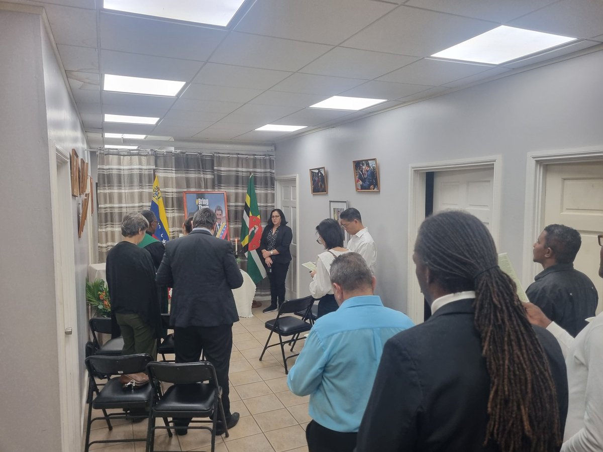 EmbaVEDominica's tweet photo. #21Ene En la sede de la Embajada de Venezuela en Dominica se realizó una vigilia para pedir por el bienestar y la pronta liberación de nuestro Presidente Nicolás Maduro y su esposa y en honor a nuestros hombres y mujeres caídos en el criminal ataque del #3Ene. #BringThemBack https://t.co/pt0F5K46OU