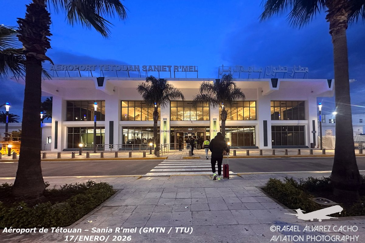 2/2 Un viaje excelentemente planeado.El #CoronadeAragon <a href="/airhorizont_/">Air Horizont</a> veterano, pero bien remozado y magníficos pilotos y tripulación de cabina. El sábado 17 regreso a <a href="/AeropuertoVll/">Aeropuerto de Valladolid</a> donde aterrizamos con niebla y nevando.Buena logística por parte del <a href="/realvalladolid/">Real Valladolid C.F.</a> y <a href="/PangeaES/">PANGEA The Travel Store</a>