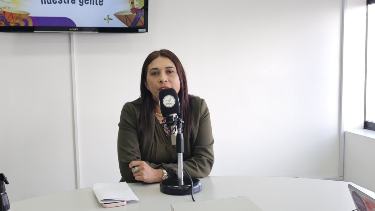 Boyaca95_6FM's tweet photo. #EnCabina #AEstaHora 🎙️

Nos acompaña Alexandra Calixto, jefe del área de Educación de la Comfaboy, quien nos cuenta sobre la entrega del Bono Escolar 2026, un apoyo de más de 70 mil pesos en útiles escolares para acompañar el regreso a clases de las familias boyacenses afiliadas https://t.co/U5awoBMKqx