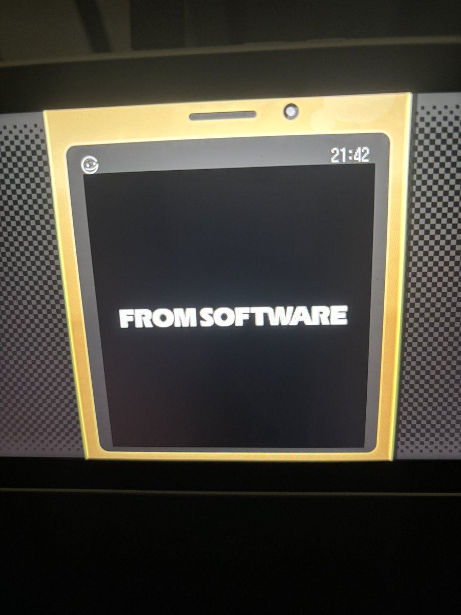 SaseboAlchemist's tweet image. ACモバイル3ストーリークリア！
結局最後は引き撃ちバズーカでラスボス倒したわ
てかキーコンフィグがなかったりパーツがショップで買えない関係で普段使わないアセンや戦術使う事になって中々苦戦したけど携帯のゲームのクオリティにしては結構楽しめる感じだった