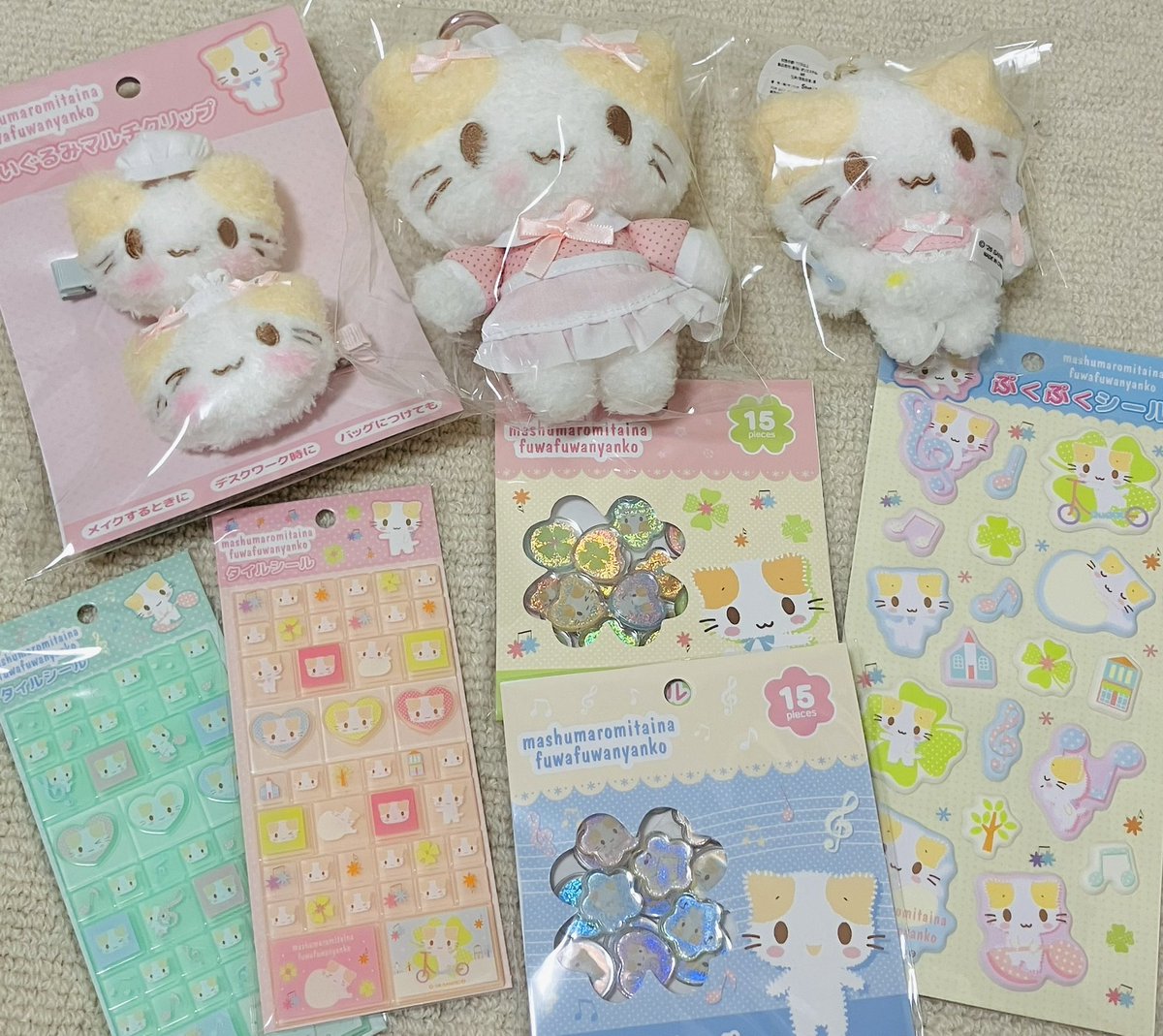 SPINNS マシュマロみたいなふわふわにゃんこ.ᐟ ほんとに可愛い(ᐡᵕ̤