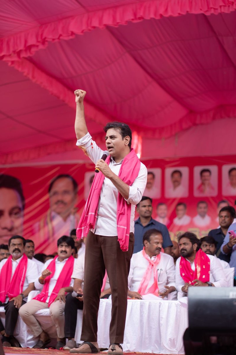 మునిసిపల్ ఎన్నికల నేపథ్యంలో కాంగ్రెస్ ప్రభుత్వం తమ కుంభకోణాల నుంచి వైఫల్యాల నుంచి ప్రజల దృష్టి మరల్చడానికే కేటీఆర్ గారికి సిట్ (SIT) నోటీసుల డ్రామా ఆడుతోంది

కాంగ్రెస్ చేసిన సివిల్ సప్లైస్ స్కామ్, మూసీ కుంభకోణం, లగచర్ల భూ కబ్జాల గురించి ప్రశ్నించిన ప్రతిసారీ ఇలాంటి డైవర్షన్