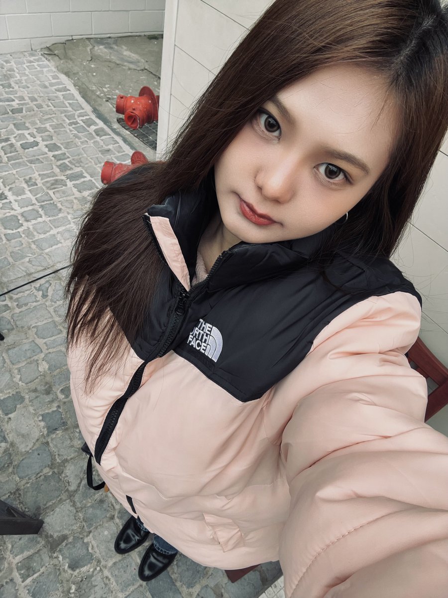 KIIRAS_member's tweet image. [#LingLing]

自拍也不能落下🫧💖

#KIIRAS #키라스 #링링