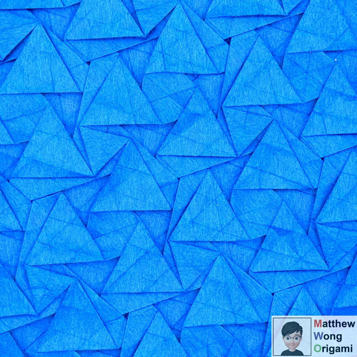 ⬣
Emergent Hexagons - Madonna Yoder
Regular Hexagon from Washi 35cm x 35cm 
.
#origami #摺紙 #折紙 #折纸 #折り紙 #おりがみ #paper #art #artist #paperart #origamiart #fold #paperfolding #craft #papercraft #gallery #photooftheday #artoftheday #ioio #ioiox #ioio2025