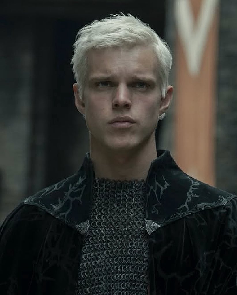PortalHOTD's tweet image. Nova imagem do príncipe Aerion Targaryen no 2° episódio de Cavaleiro dos Sete Reinos. 

Esse personagem... 💀
