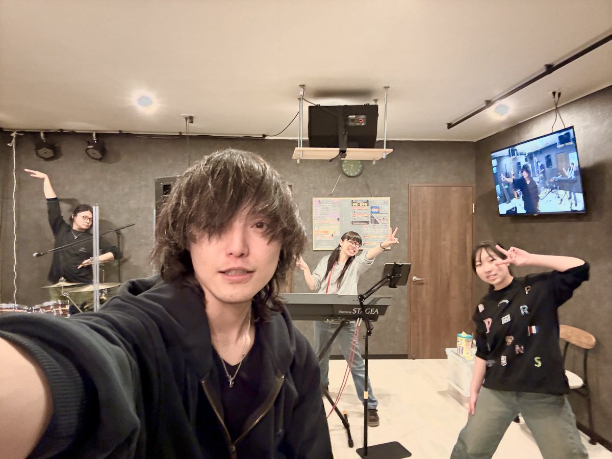 本日も配信ありがとうございました🙏

映像出力装置が不具合で
乱れまくって申し訳なかった

なんとか調整します！
来週も宜しくお願い致します🤲