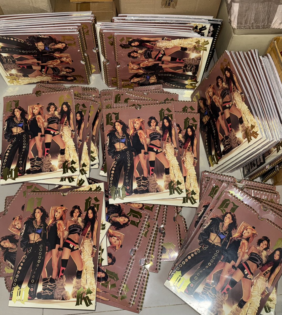 amponnan's tweet image. Pls rt แจก 2 อัลบั้ม
[พร้อมส่ง]

📍อัลบั้ม Brust ver. ไม่แกะ
- ปกวินเทอร์ / คาริน่า / JP ver. 190฿
- ปกจีเซล / หนิงหนิง 150฿

📍อัลบั้ม Dirty worker 
- ไม่แกะ 250฿
- การ์ดวินเทอร์ / คาริน่า / จีเซล 250฿
- การ์ดหนิงหนิง 220฿

อัลบั้ม Dirty worker มีตำหนิมุม
- ไม่แกะ 190฿
-