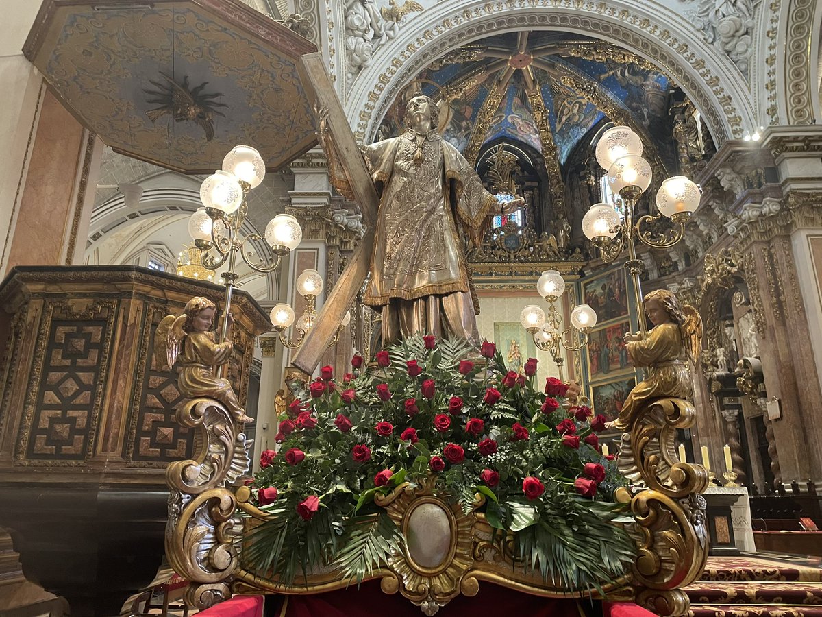 festesdeVLC's tweet image. ✝️ Celebrem amb una misa pontifical i una solemne processó la festivitat del patró, Sant Vicent Màrtir, amb el record present per les víctimes de l’accident de tren d’Adamuz 🖤