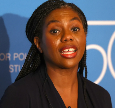 🚨RUPERT LOWE CALLS ON KEMI BADENOCH TO REMOVE WHIP FROM NORFOLK CONSERVATIVES

Kemi says she doesn't want to delay elections yet the Norfolk Tories have done it

"If Badenoch wants the elections to go ahead, she should draw a line in the sand and expel the cowards who are hiding