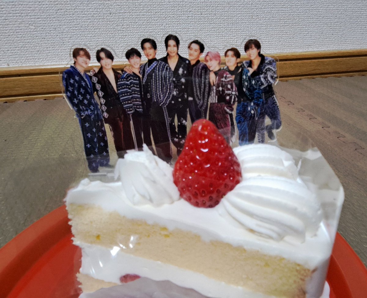 CotsumeS's tweet photo. ⛄Snow Man⛄

Snow Man の皆様6周年おめでとうございます🎉
毎日、毎日沢山の幸せありがとう🧡
これからもあなた達について行きます！！！
健康第一で6周年もぶっとばしちゃってー😊

#Snow Manデビュー6周年
#Snow Man https://t.co/yC3S986UR5