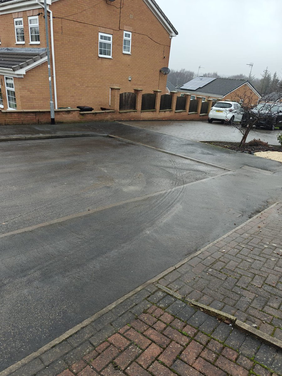 Clean Leeds tweet media