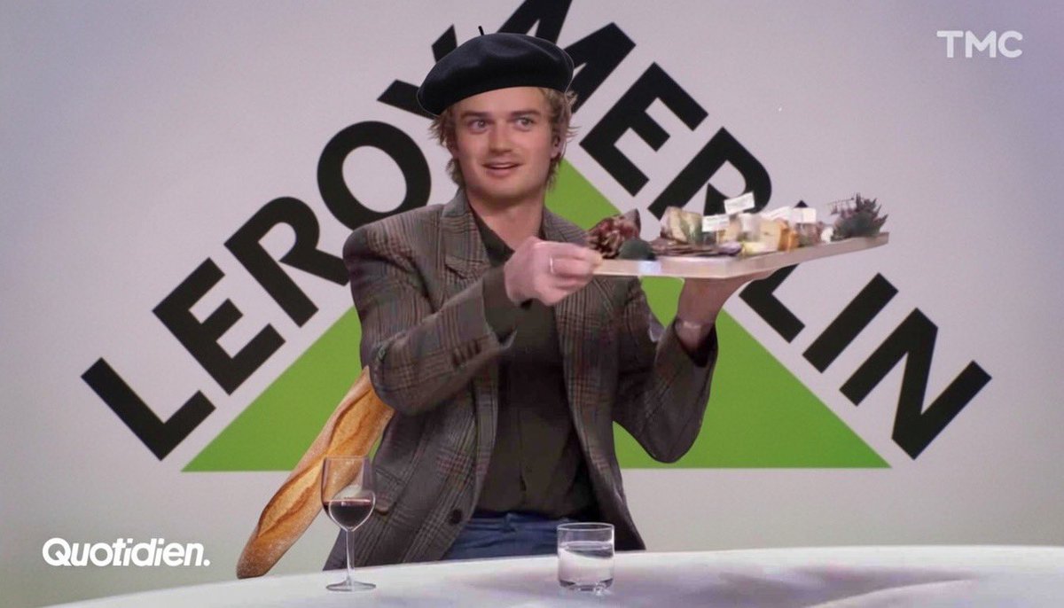 alekskawai's tweet photo. @NetflixFR Eheh 😎🥖🍷🧀 https://t.co/YZ7gbnR8XI