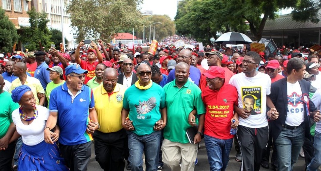 mfula80's tweet photo. @Rakgadi_EM @khazamula37 @Julius_S_Malema All these bastards in the frontline must be jailed. https://t.co/9GCAtYspxT