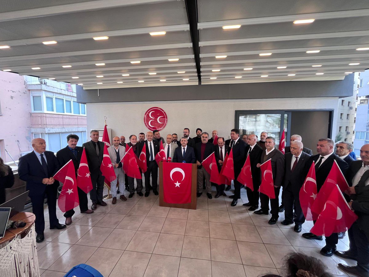 Nusaybin‘de Türk bayrağına yapılan hain saldırıya;
Anadolu birliği başkanı Erhan Kahraman, Diyarbakırlılar federasyon başkanı Kadir Akgün, Şanlıurfalılar federasyon başkanı İhsan Yılmazoğlu, 
Erzurumlular federasyon başkanı Zakir Salmanoğlu, 
Mardinliler vakfı başkanı Rasim