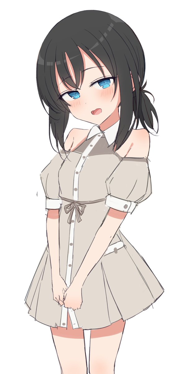 レイラちゃんの服考えてる 