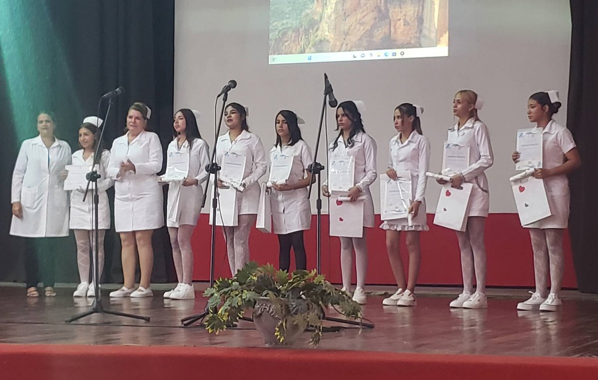 La Universidad de Ciencias Médicas de #LasTunas aporta nuevos egresados de la formación técnica al sector salud del territorio 
Muchas felicidades y muchos éxitos en la profesión 
#LasTunasPorLaSalud
#PorLasTunasLaVictoria
<a href="/dgslastunas/">Dirección General de Salud Las Tunas</a> 
<a href="/DtorDgsTunas/">Director General de Salud Las Tunas</a> 
<a href="/MINSAPCuba/">Ministerio de Salud Pública de Cuba</a>