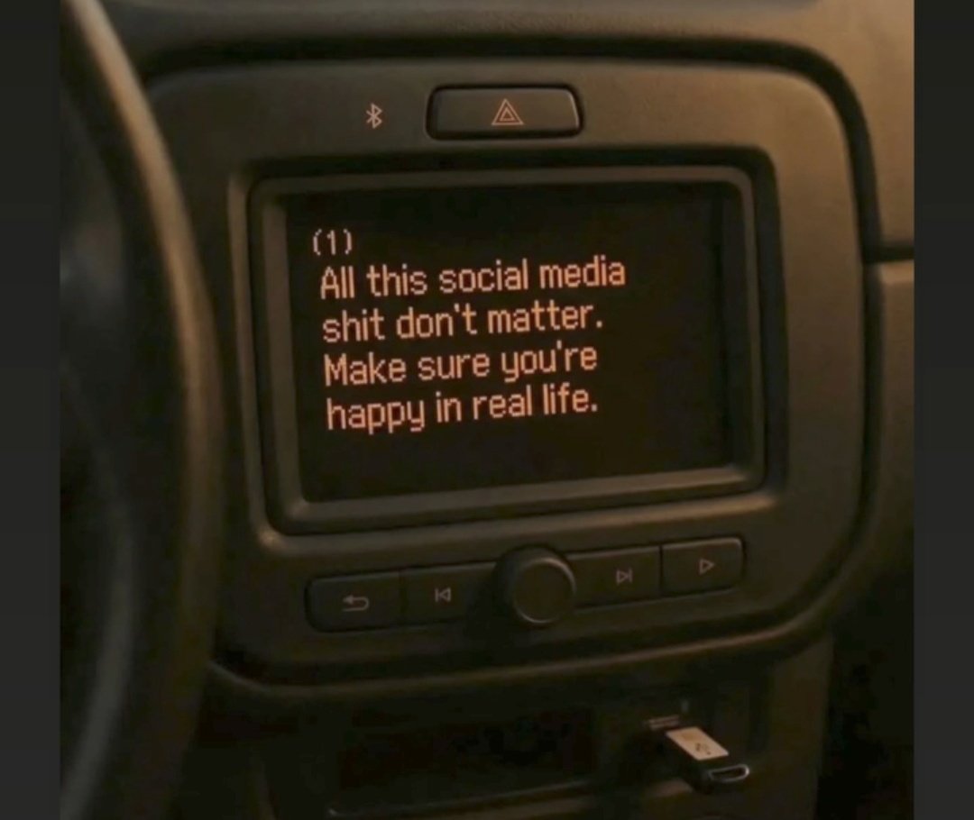 Junaid_Posts's tweet image. Focus On Your Reality Not Your Feed!!